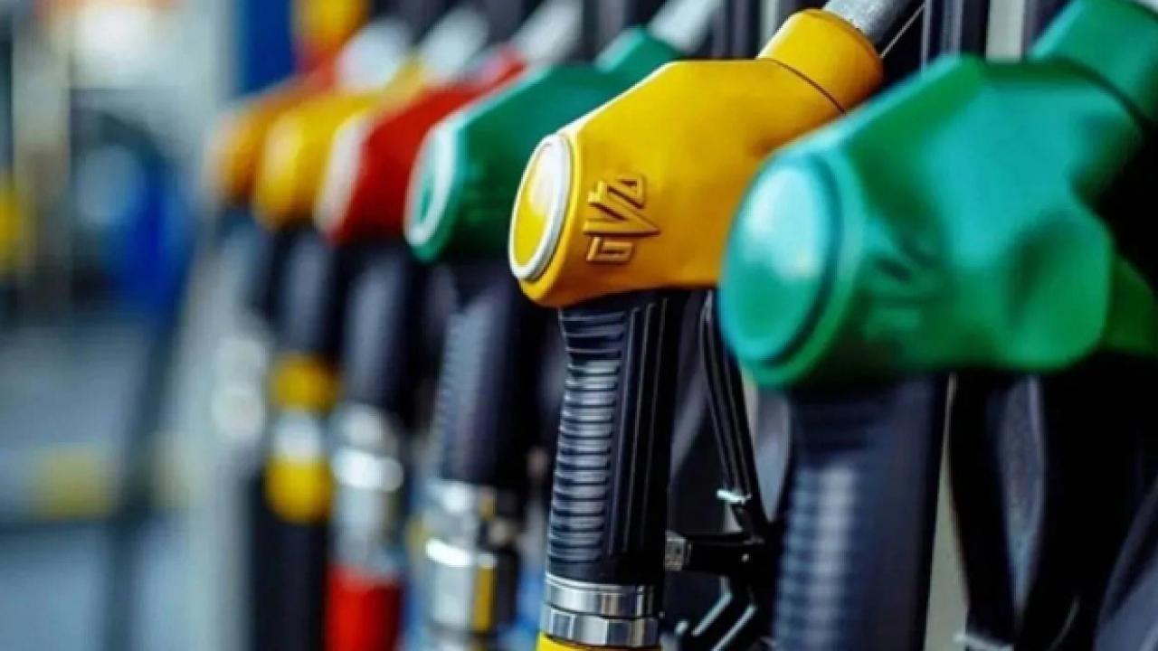 Arac sahipleri dikkat akaryakita cifte zam geldi PbS1n43u
