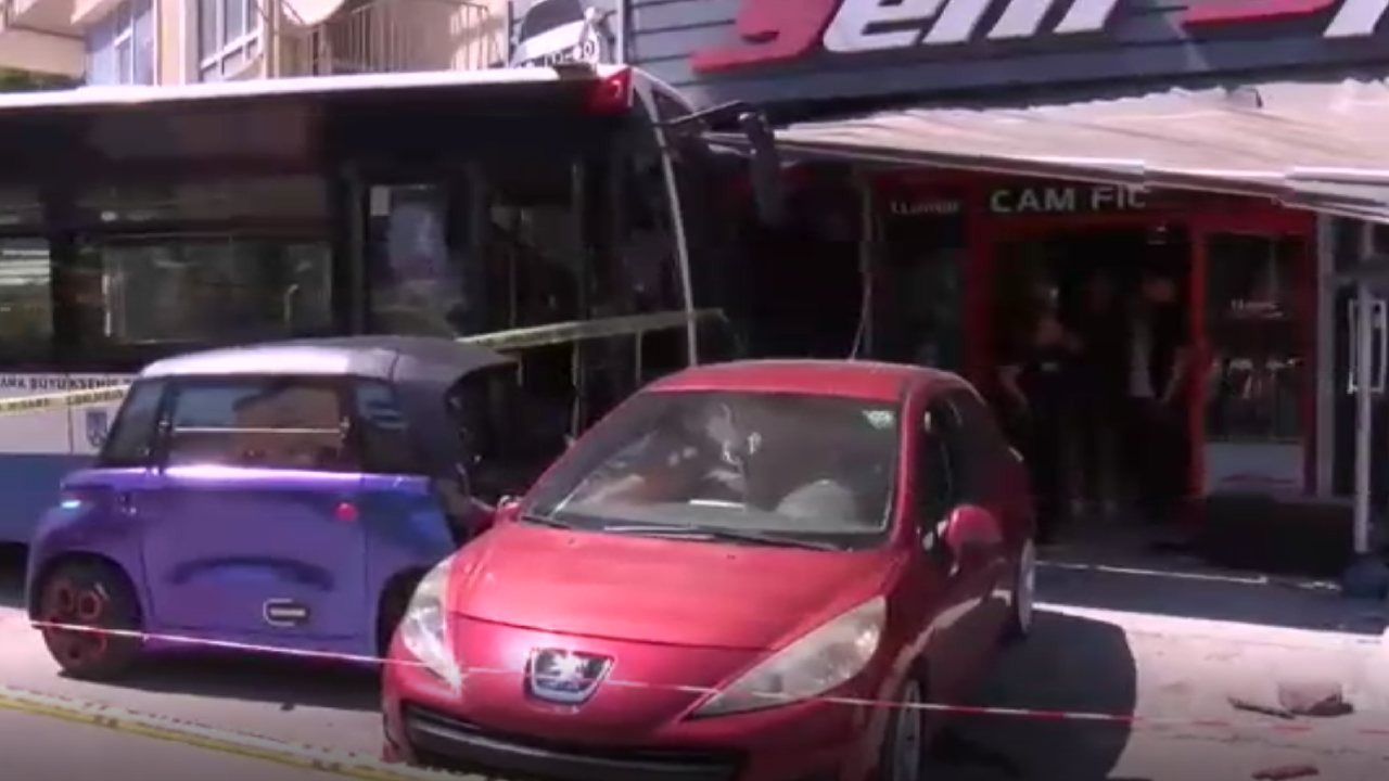 Son dakika | Ankara’da otobüs iş yerine girdi: Yaralılar var Img