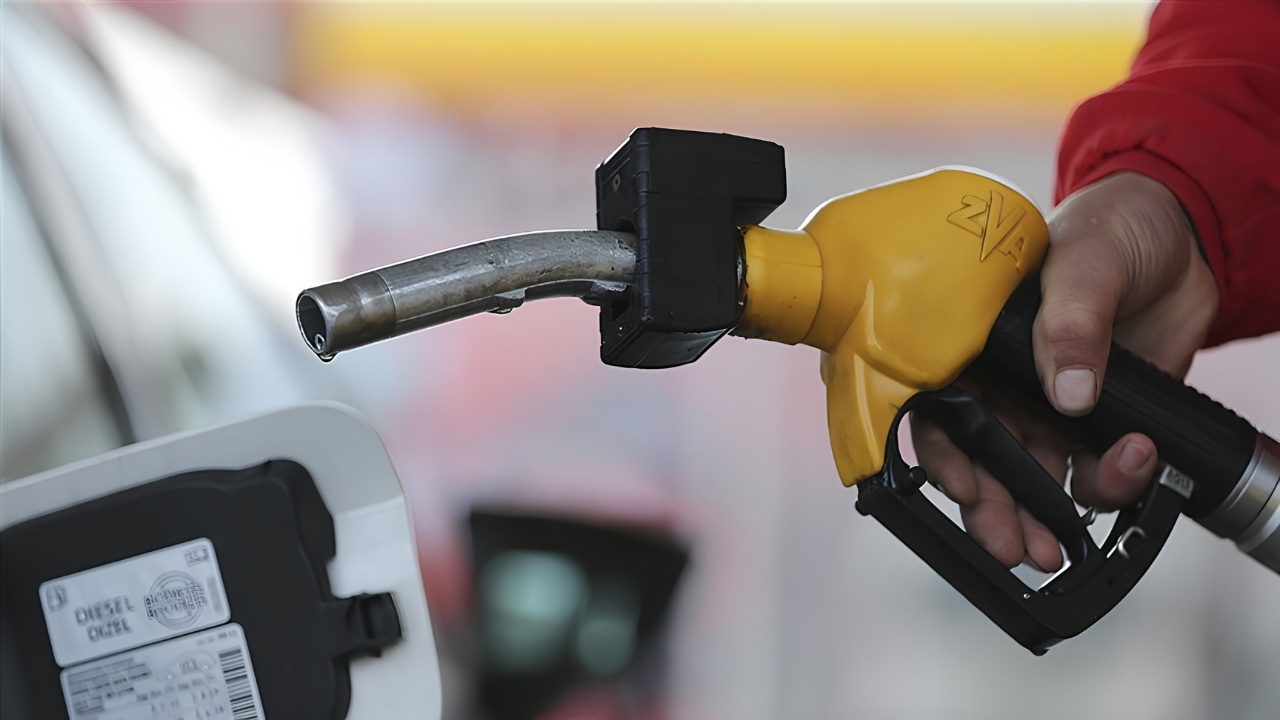 Tabelalar alev alacak: 9 gecelik bombardıman petrolü uçurdu! Img